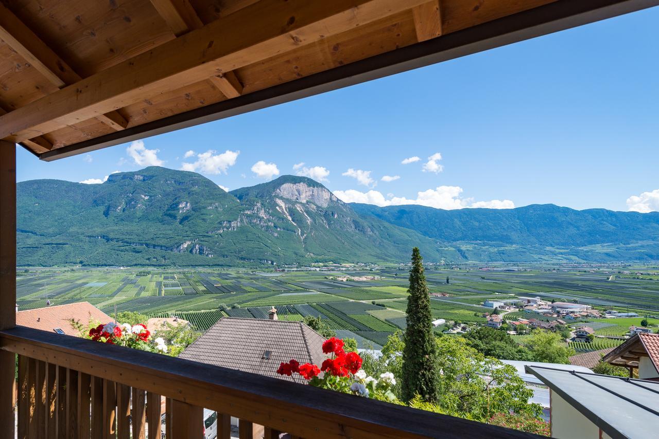 Ferienwohnungen Hof Im Feld Кортачча-сулла-Страда-дель-Віно Екстер'єр фото